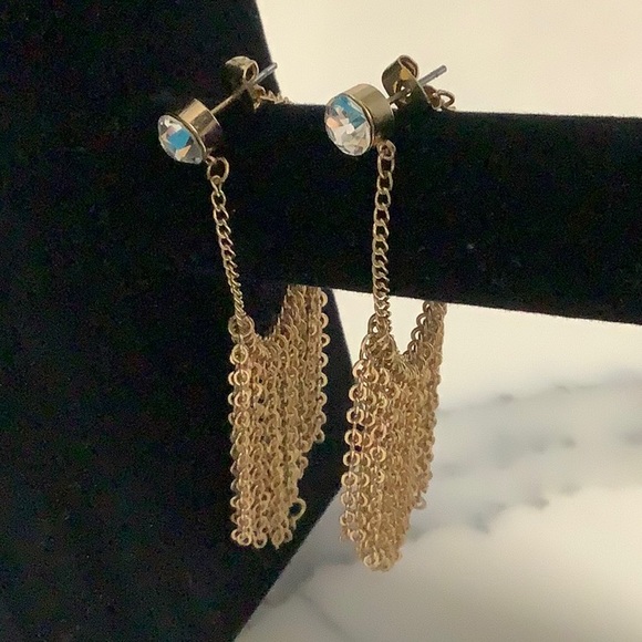 NWOT Gold Tone Post Chain Earrings - Picture 3 of 8